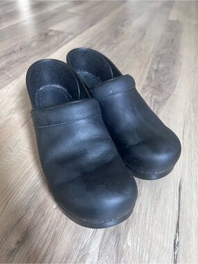 Dansko Black Slip-On Leather Clogs EU 40